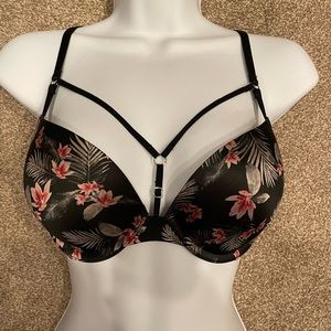 Victoria’s Secret very sexy push up bra 34C
